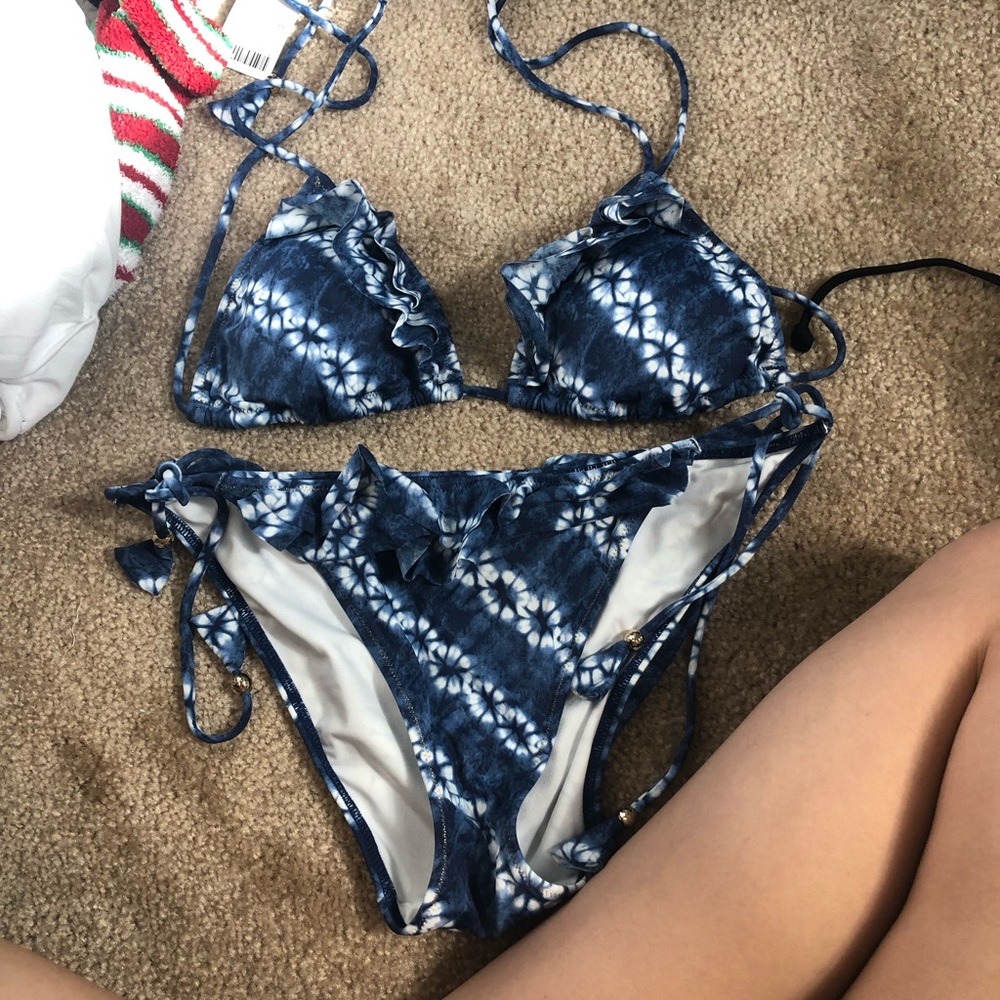 Victoria’s Secret bikini set